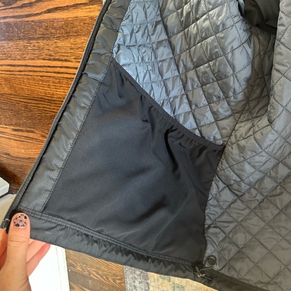 L.L. Bean Black Lined Cost Jacket - Picture 4 of 5